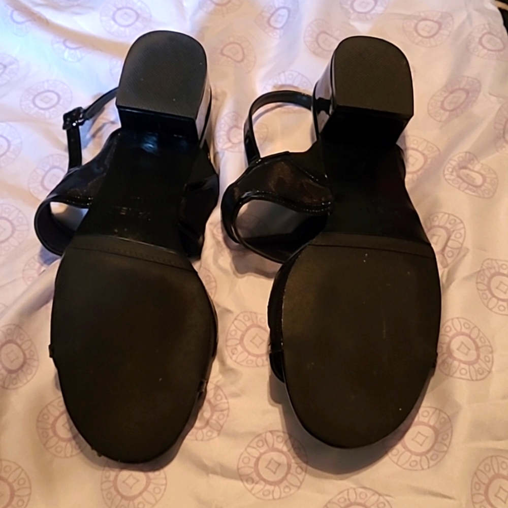 Vaneli Hepser sling back sandal. - Picture 2 of 4
